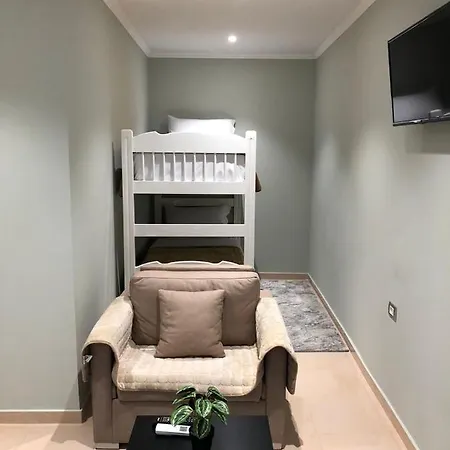 Cozy Guesthome Aparthotel